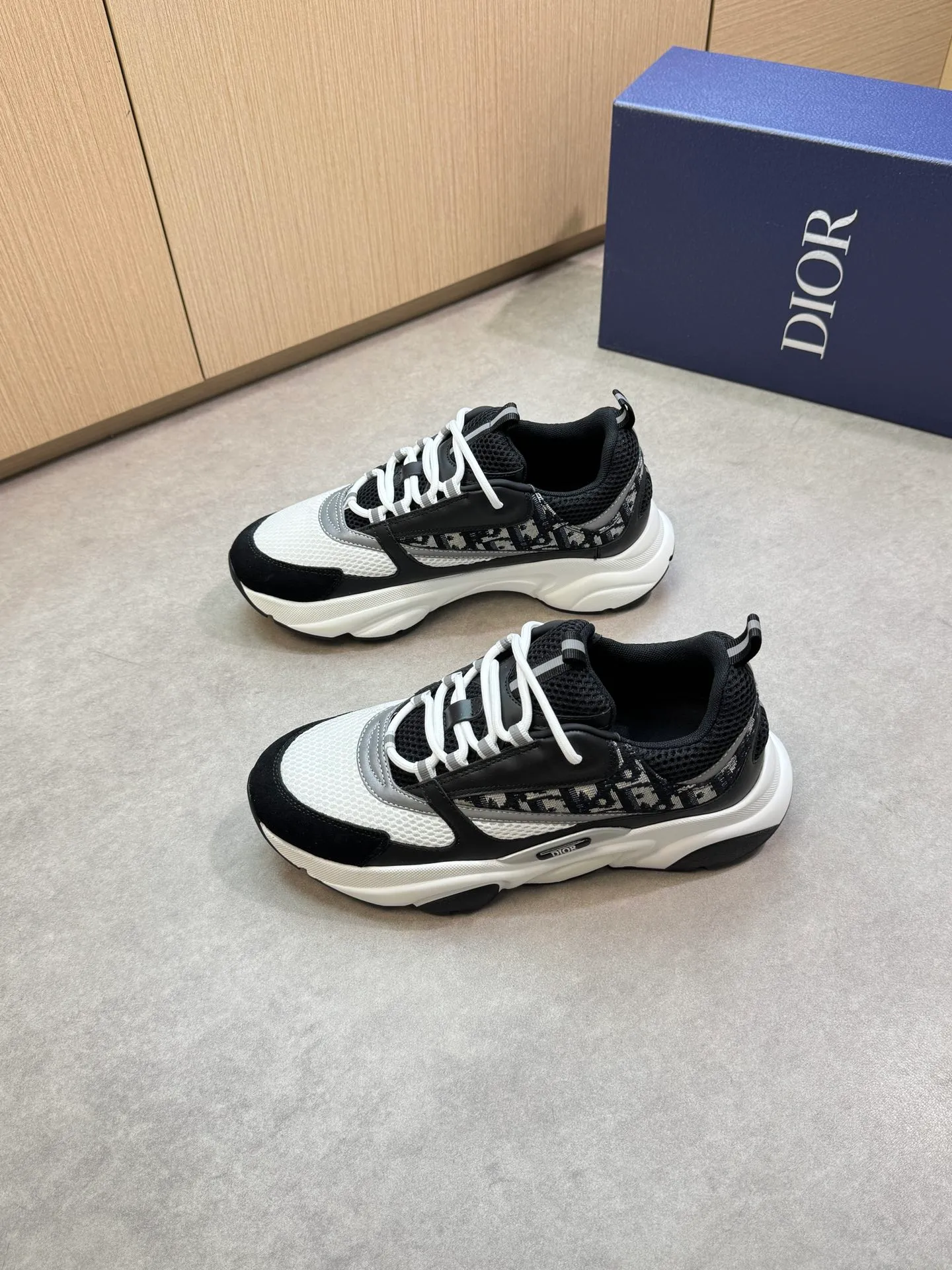 Factory price: 460💰[Dior] Dior - high-end quality original order 🔍🔍🔍 casual sports shoes - upper: 🔝 stone pattern calfskin, high silk mesh canvas, brand totem cloth, tongue and heel; reflective brand webbing - lining: brand canvas - original: ultra-light T men's shoes 💰U foam rubber; two-color molded outsole -Ultra-high quality control·Fine workmanship: highlighted (high-end·nobility·grade) -Size: 39-44 (38, 45, 46, 47, can be customized)·D9285
